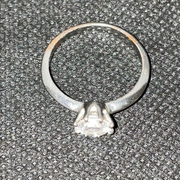 Large ring with a white gem - Picture 3 of 7